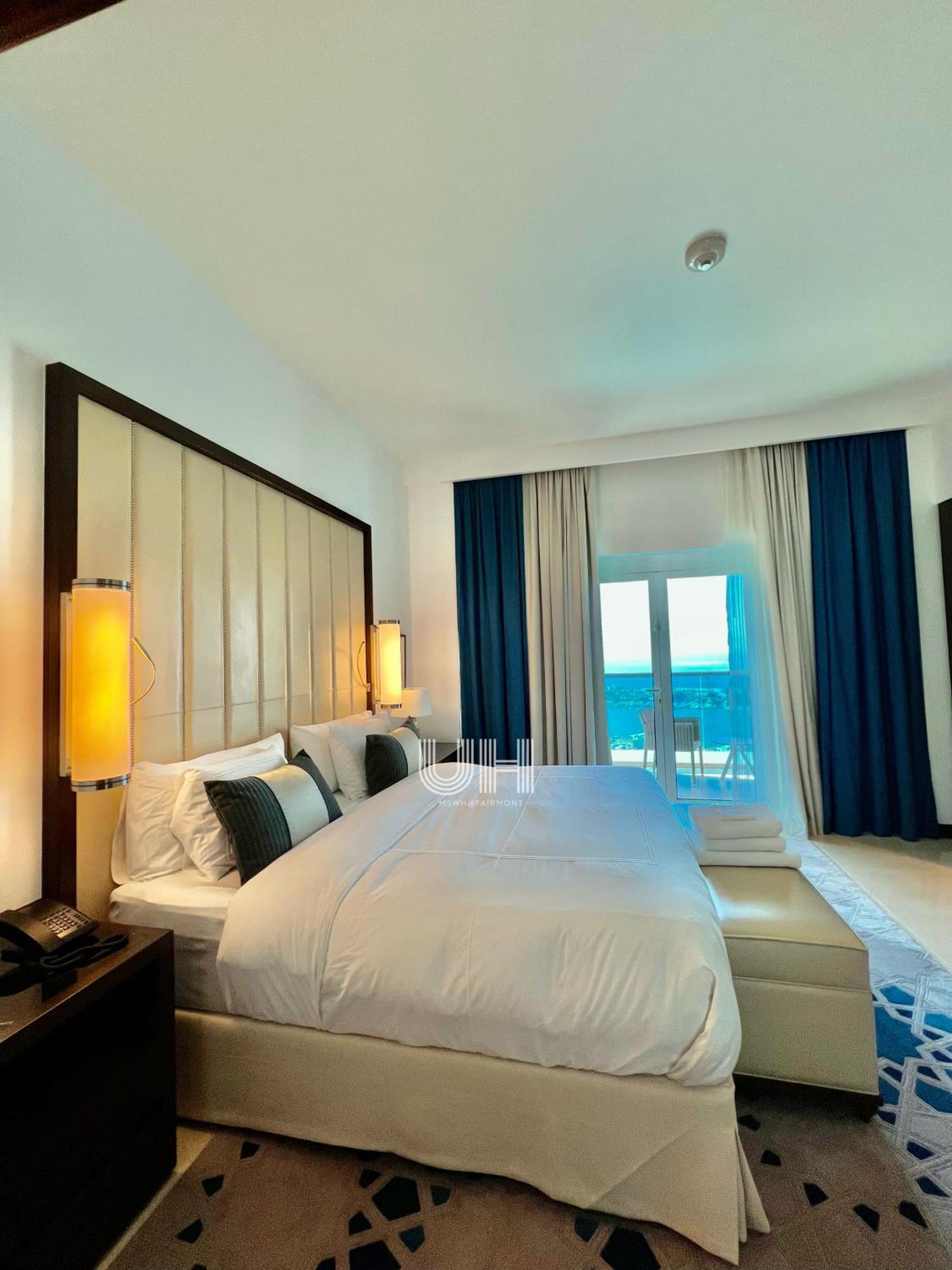 Apartment Fairmont Marina Residences