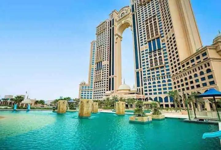 Fairmont Marina Residences Apartment *
